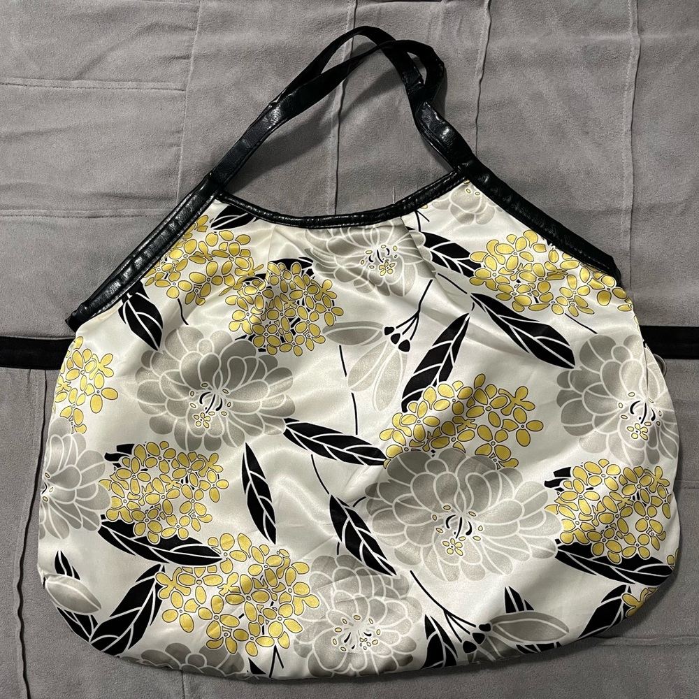 NEW Satin Purse with Floral Pattern in White, Yellow, Black, Gray